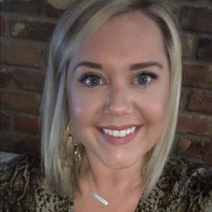 Meet your Posher, Whitney